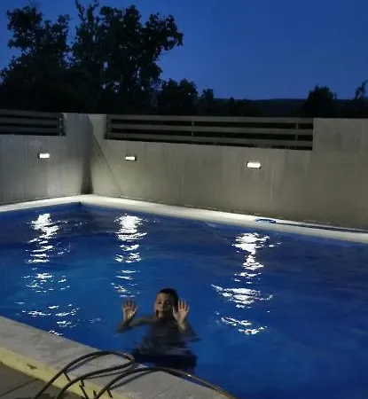 Kuca Za Odmor Nika Radonic